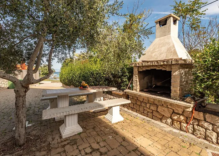 Appartement Gorgeous In With House Sea View