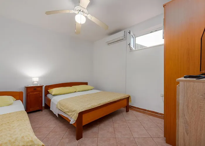 Appartement Gorgeous In With House Sea View Lukoran